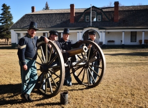 Fort Stanton, New Mexico, howitzer, re-enactors