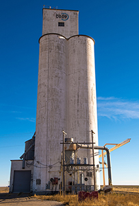 Grain elevator at Saunders, Kansas